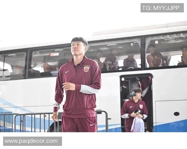 李昂正式告别上海海港32岁后卫新赛季加盟大连英博